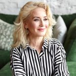 5 Methods to Have Voluminous and Attractive Hair in Center Age