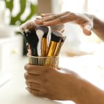 How To Deep Clear Even The Dirtiest Make-up Brushes