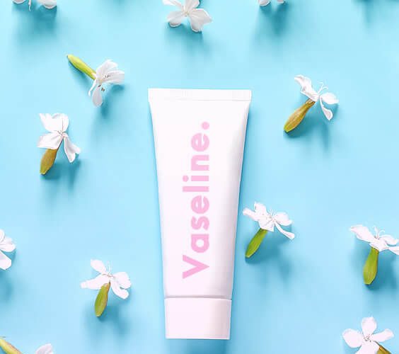 15 Stunning Vaseline Makes use of For Magnificence & Physique Care