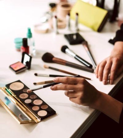 Pure Eyeshadow Colours That Look Nice On Everybody
