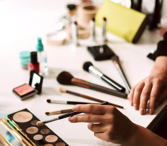Pure Eyeshadow Colours That Look Nice On Everybody