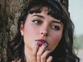 How To Grow Eyelashes Long, Strong & Full